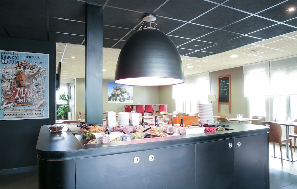 Laval - Hôtel Inn Design Laval