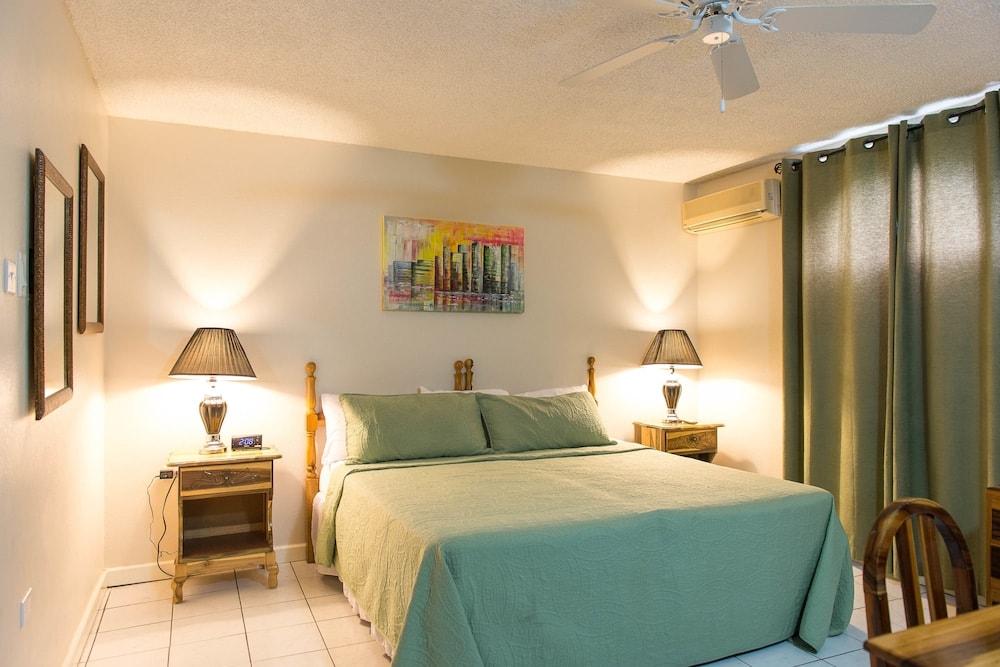 Stockholm - Ocho Rios - Beach Castles Studio