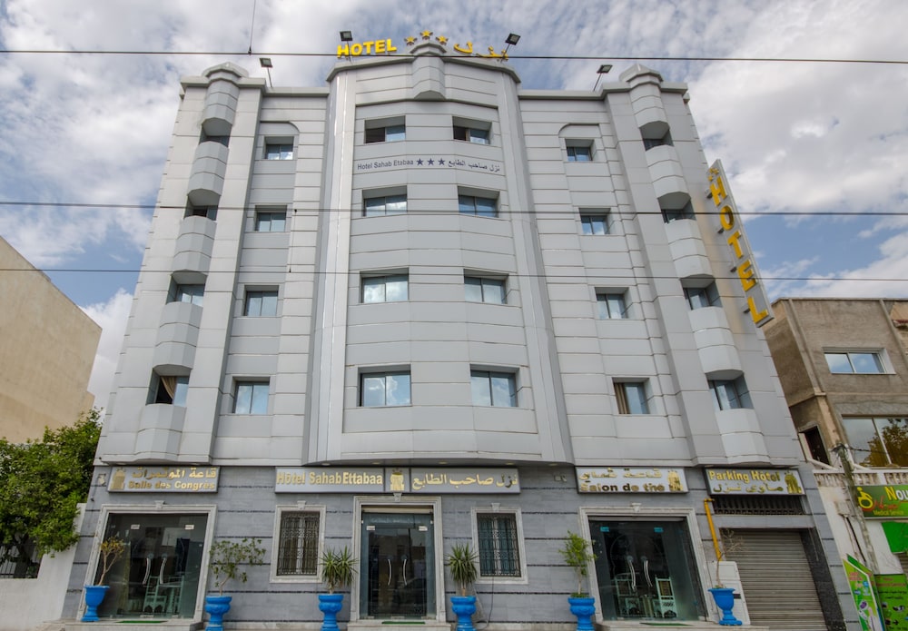 Tunisien Stad - Hotel Saheb Ettabaa