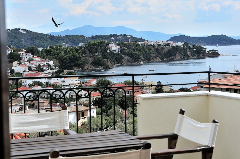 Stockholm - Skiathos stad - Eye Q Resort Seaview