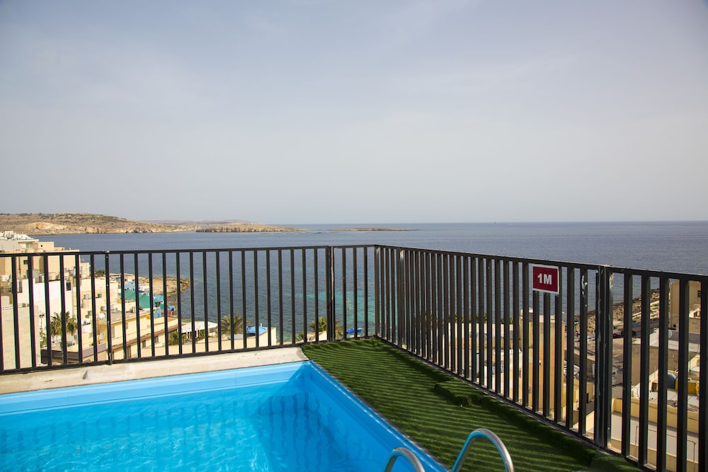 St. Julianʼs - Relax Inn Hotel