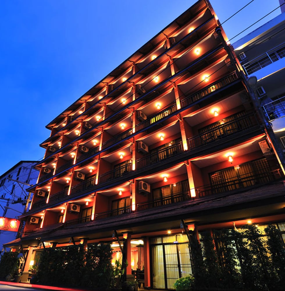 Patong Beach - Siralanna Hotel