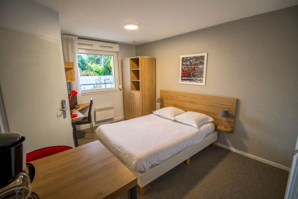 Reims - KOSY Appart'hôtel Le Champ De Mars Reims