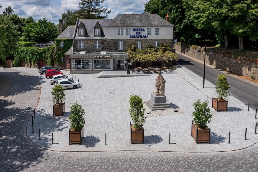 Combourg - Logis Hotel Du Chateau