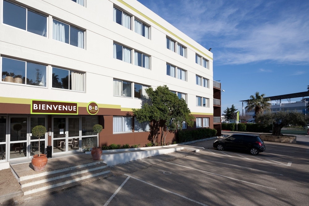 Nîmes - B&B HOTEL Nîmes Ville Active, parking sécurisé gratuit
