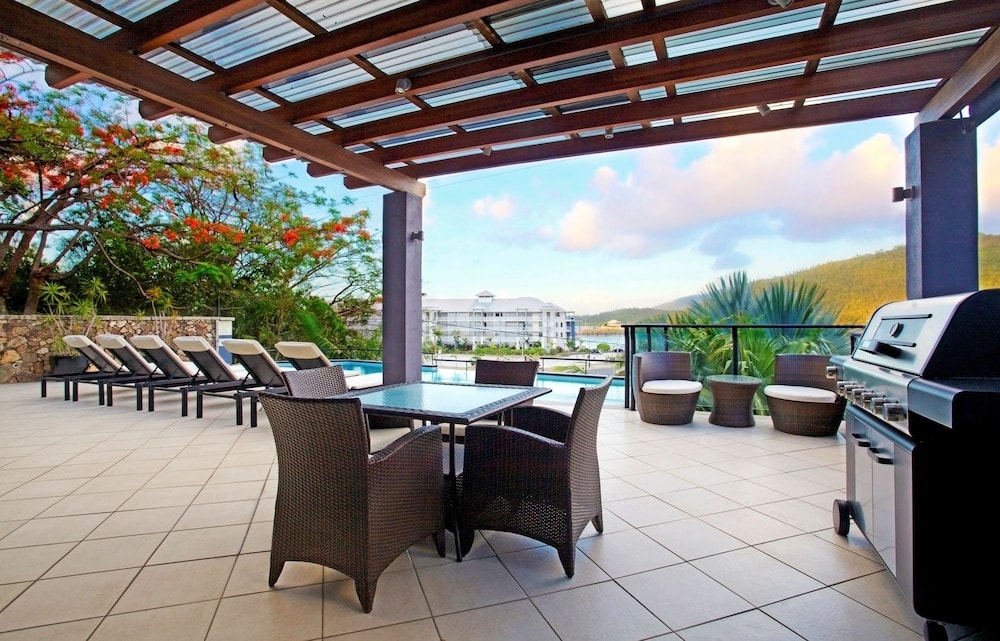 Airlie Beach - at Waterfront Whitsunday Retreat - Adults Only