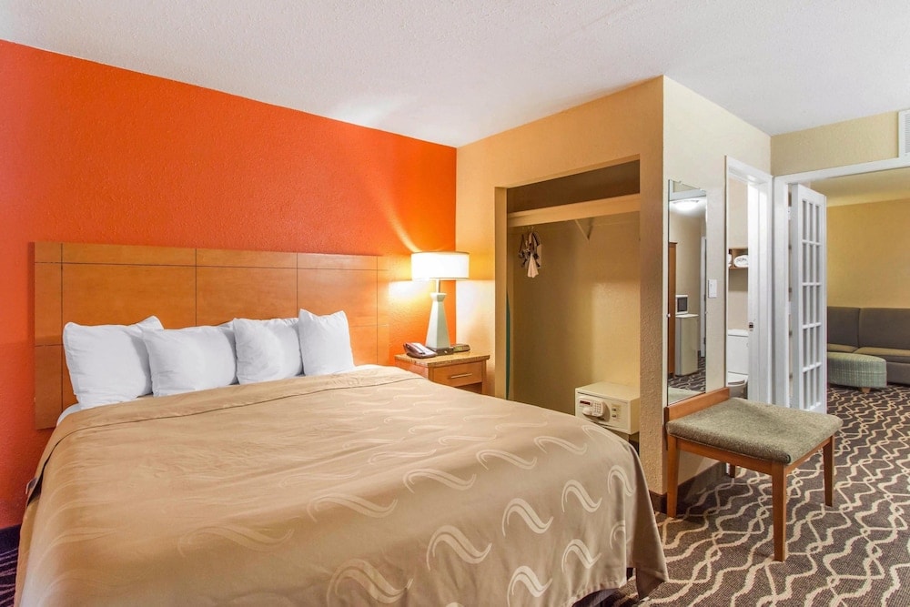 San Antonio (TX) - Quality Inn & Suites I-35 near Frost Bank Center