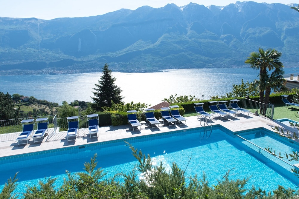 Limone sul Garda - Village Hotel Lucia