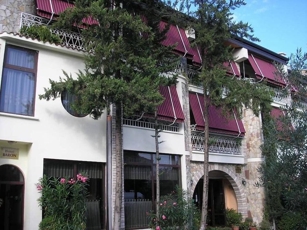 Malmö - Tirana - Hotel Baron