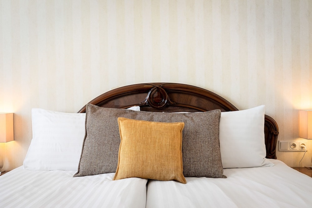 Stockholm - Reykjavik - Hotel Ísland - Comfort