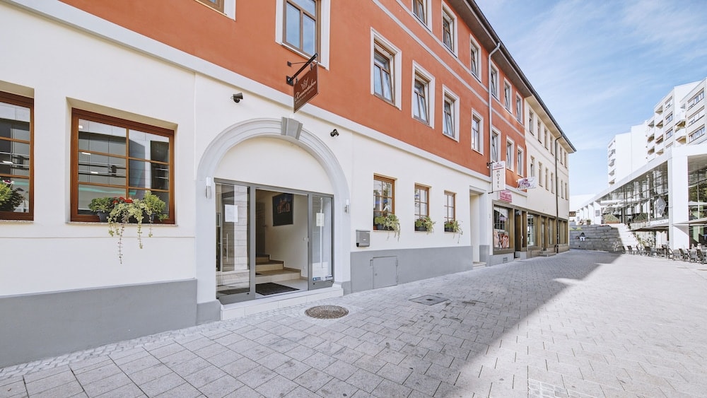 Ludwigsburg - Boutique-Hotel Kronenstuben - unschlagbare Zentrumsnähe direkt am Marstall & Marktplatz - Schloss in 3 Min - Frühstück - Langzeitmiete