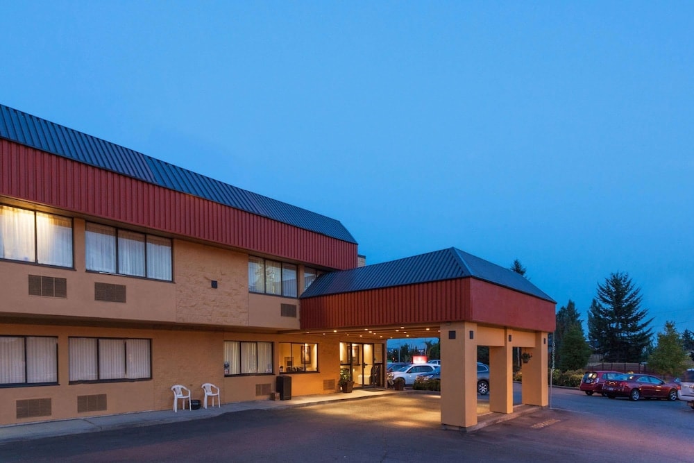 Burnaby - Ramada by Wyndham Coquitlam