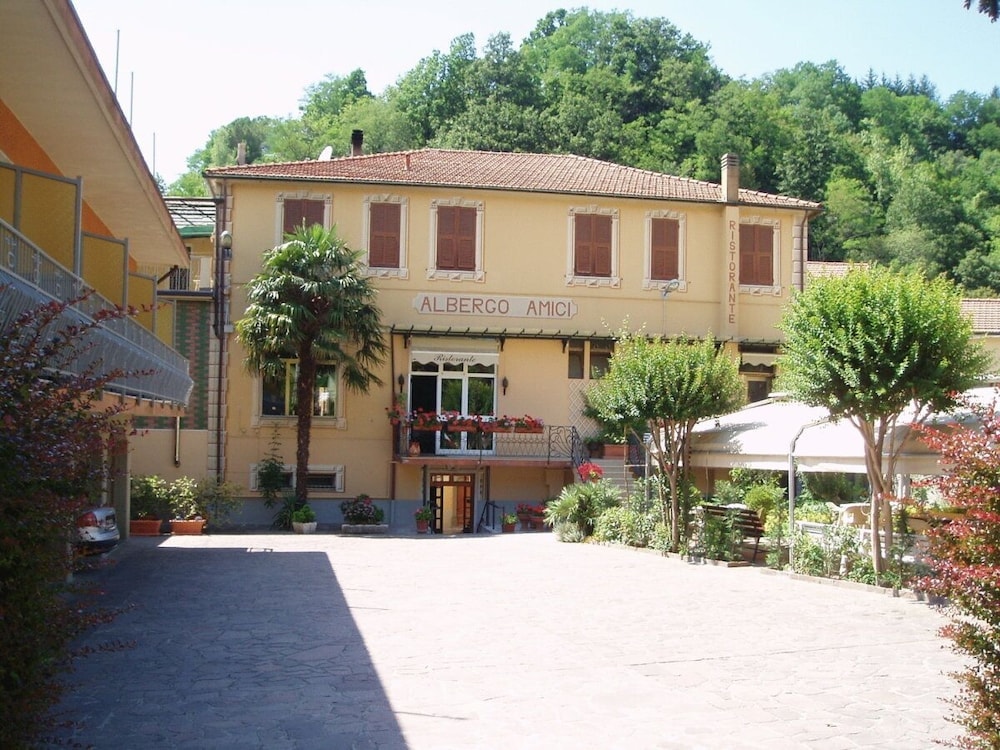 Varese Ligure - Albergo Amici