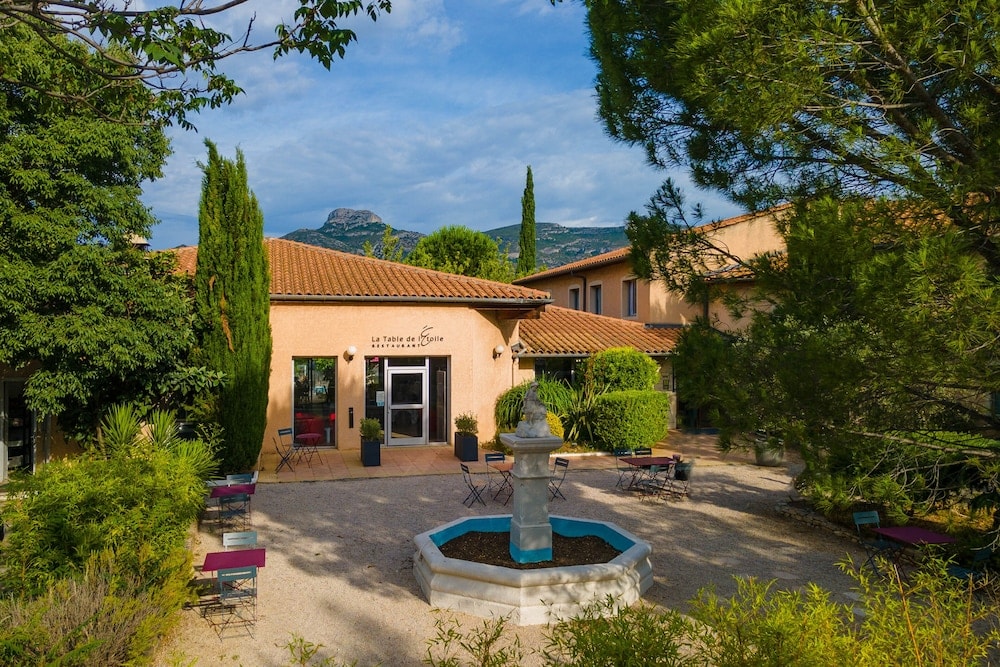 Aubagne - Logis Hotel Noemys pont de l'Etoile