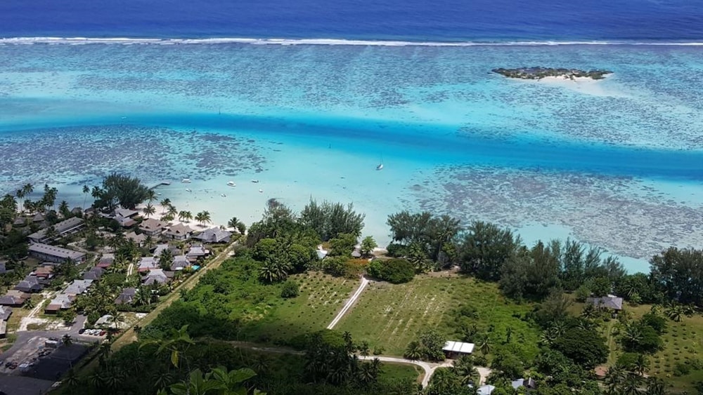 Temae - Moorea Sunset Beach