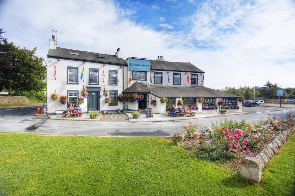 Carnforth - Longlands Inn & Cottages