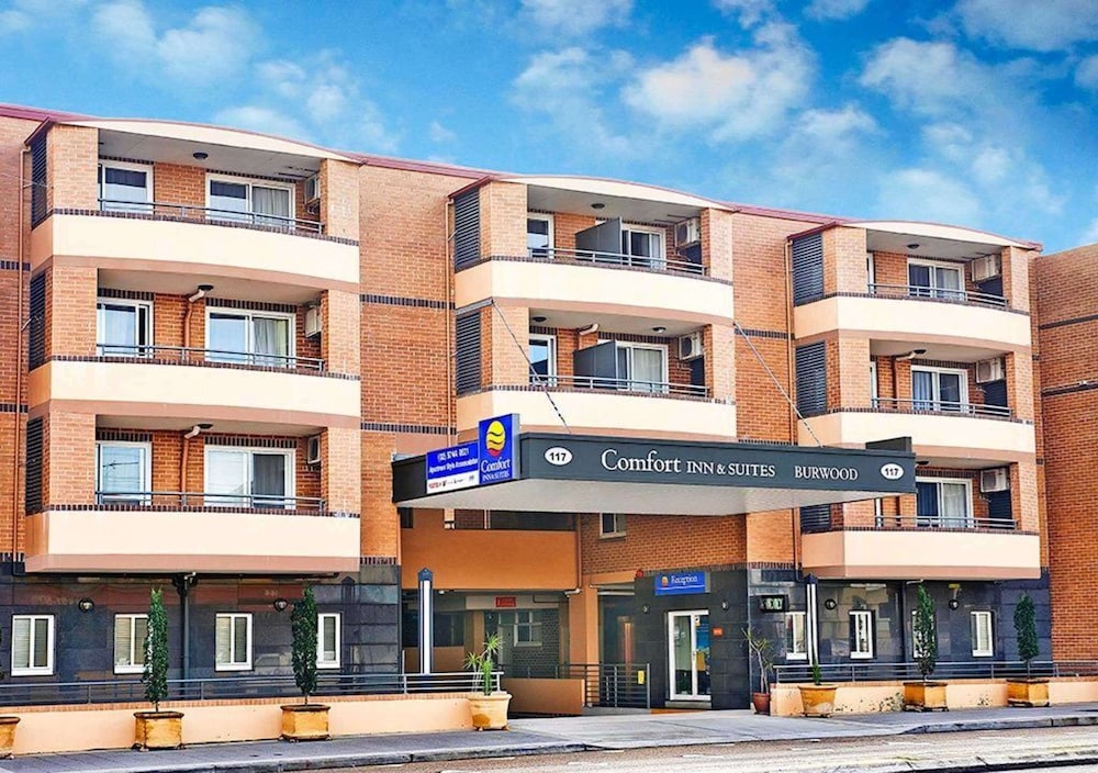 Sydney Olympic Park - Comfort Inn & Suites Burwood