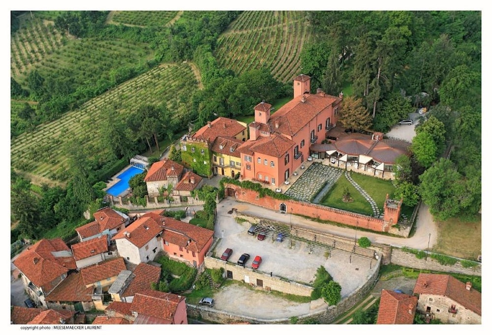 Costigliole Saluzzo - Castello Rosso