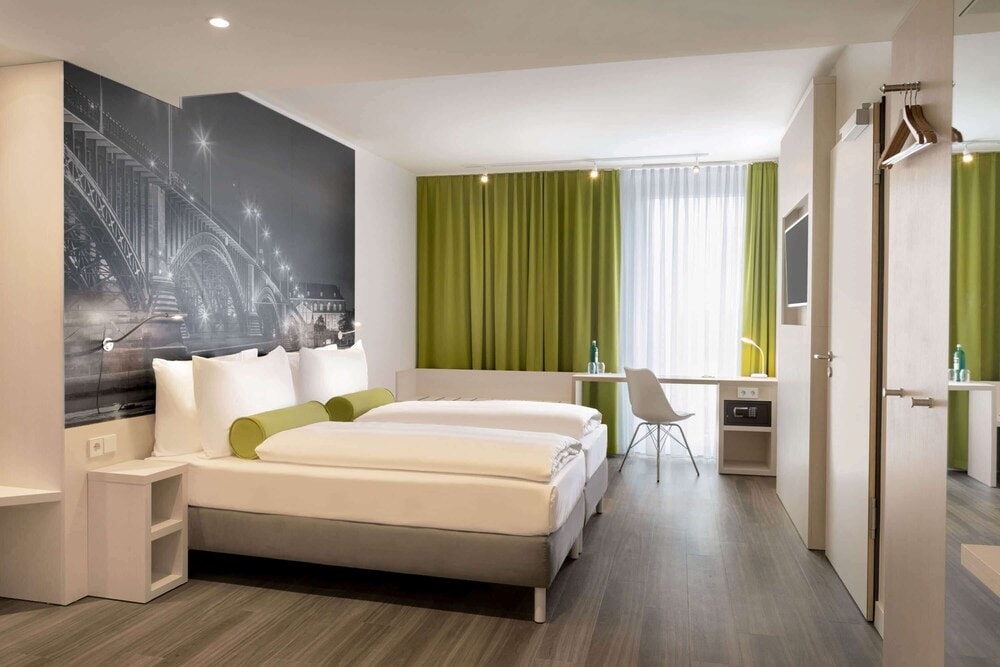 Mainz - Super 8 by Wyndham Mainz Zollhafen