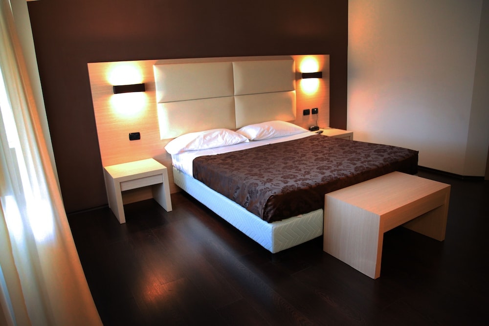 Stockholm - Lamezia Terme - Hotel Sogni D'Oro Airport