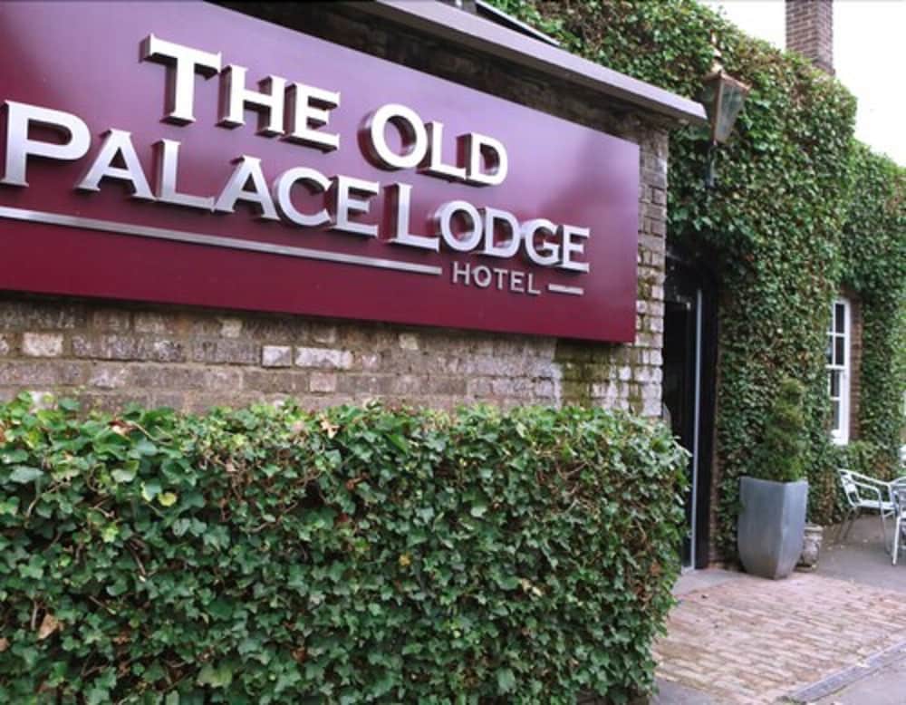Luton - The Old Palace Lodge