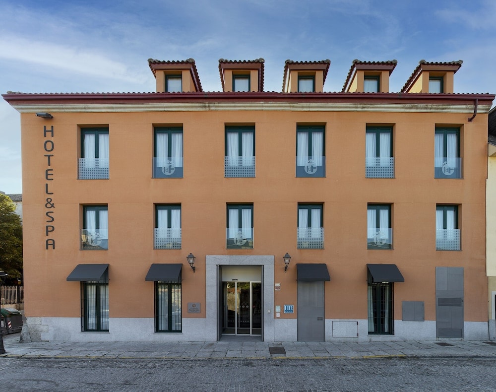 La Granja de San Ildefonso - Hotel AR Isabel de Farnesio
