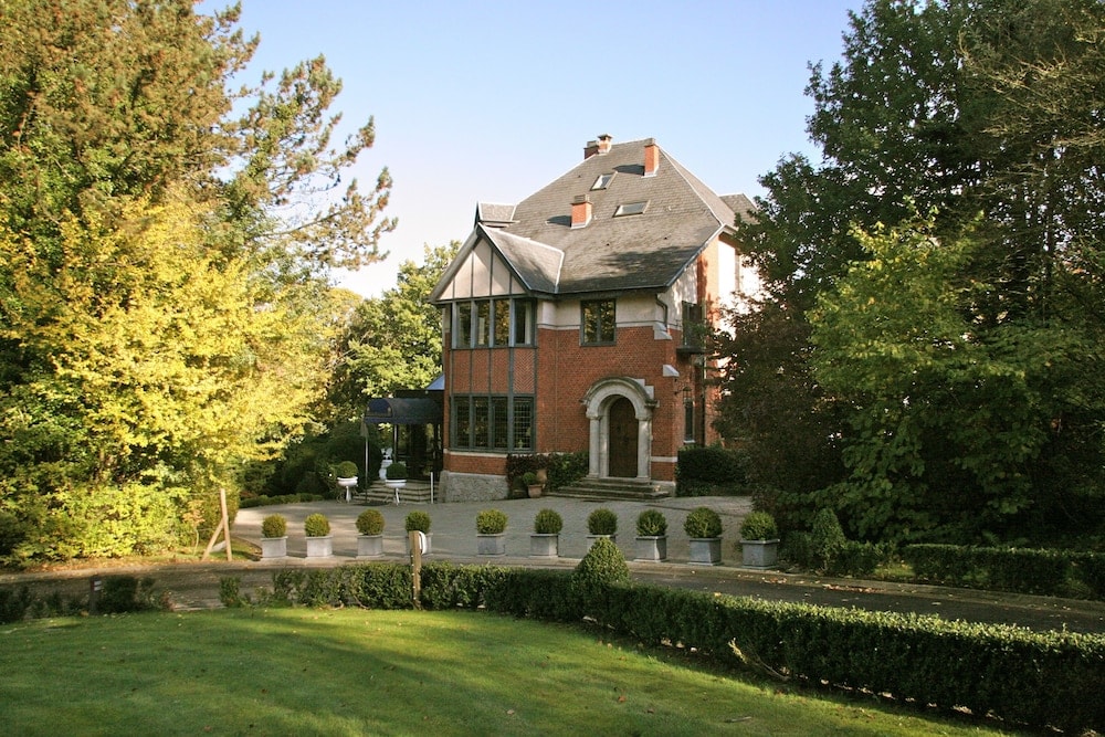 Waterloo - Martin's Manoir