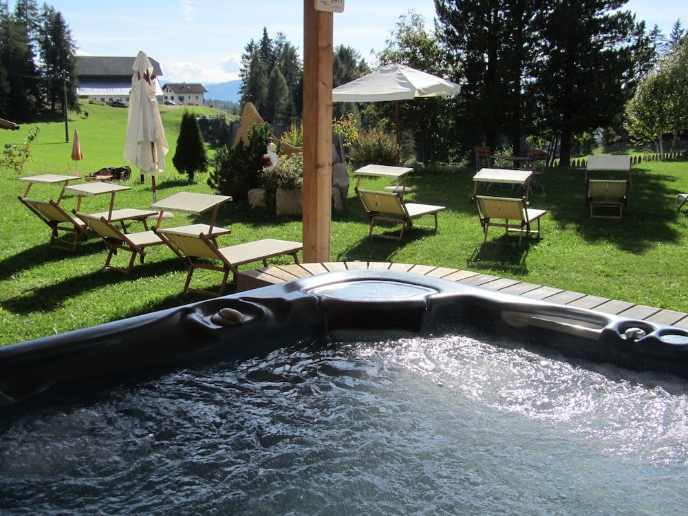 Castelrotto - Berghotel zum Zirm