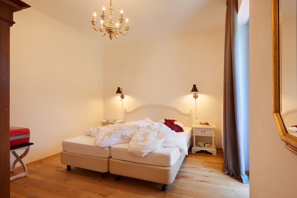 Sterzing - Historic Guesthouse BIRCHER B&B Apartments near Sterzing