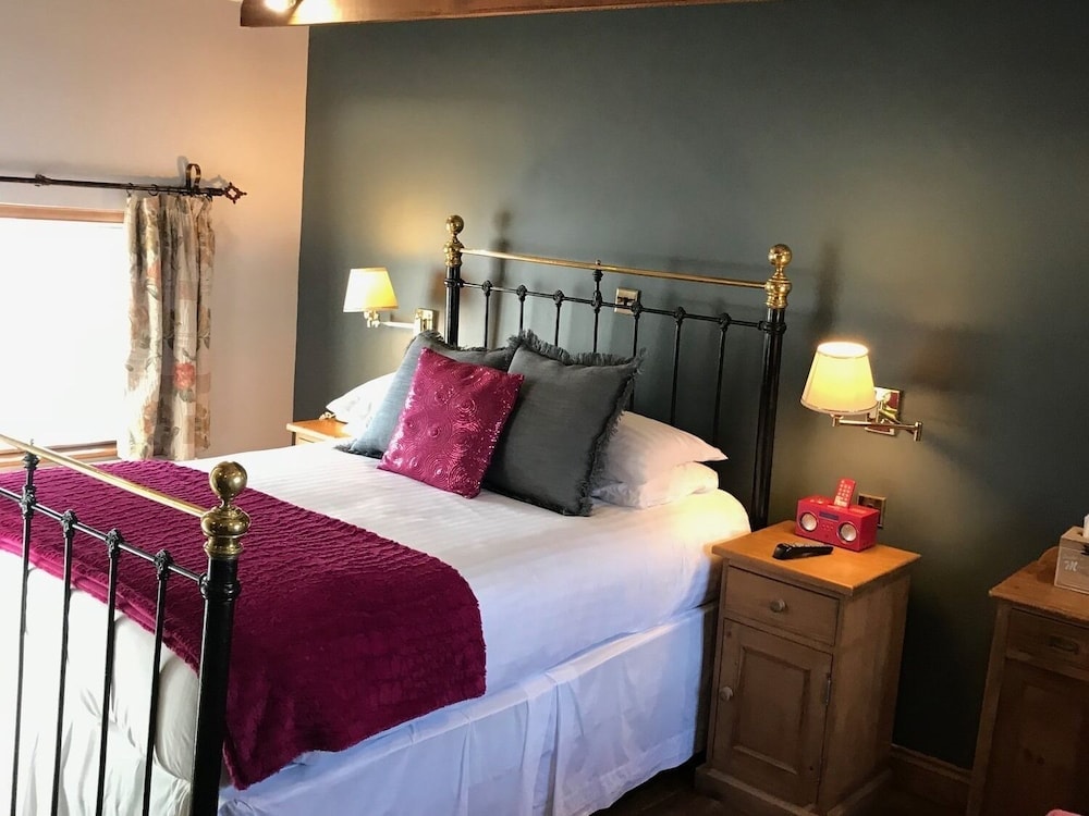 Oswestry - Sebastians Hotel