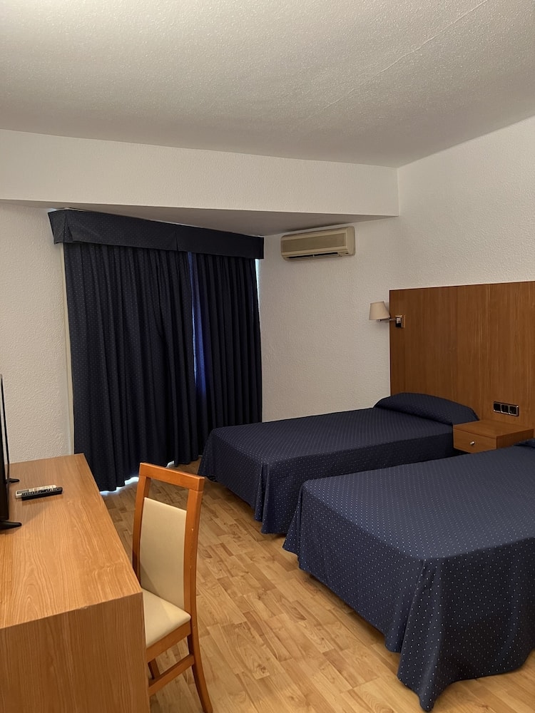 Cadrete - Hotel El Cisne