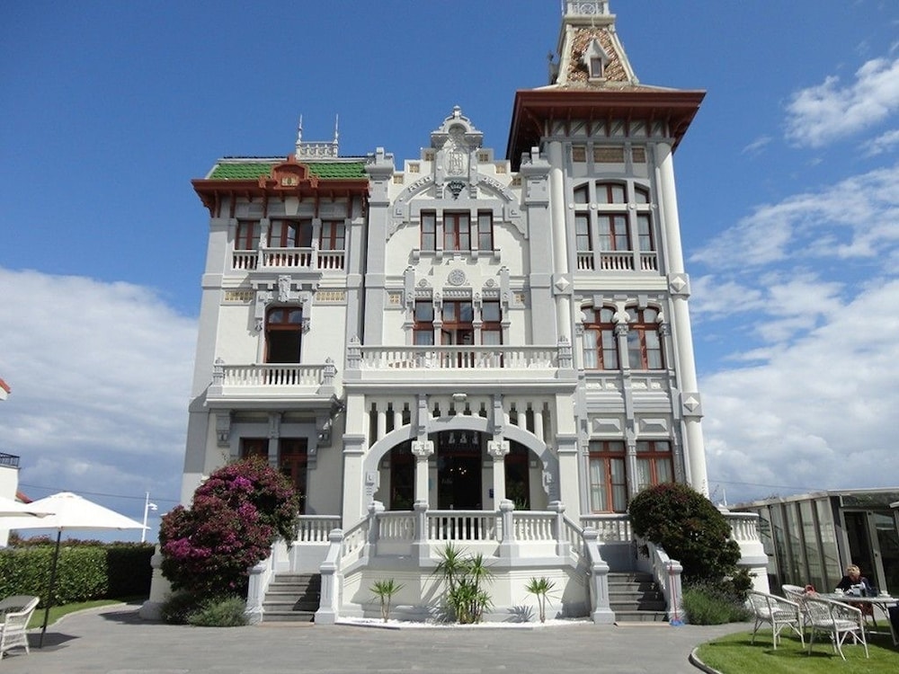 Linares (Asturias) - Hotel Villa Rosario, Palacete