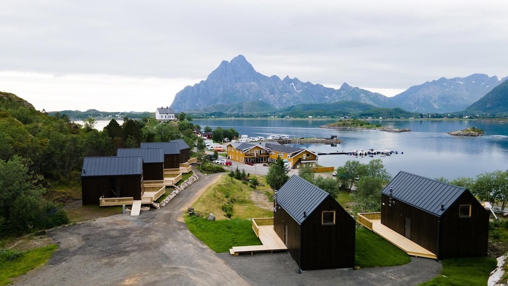 Svolvær - Skårungen - Hotel, Cabins and Camping