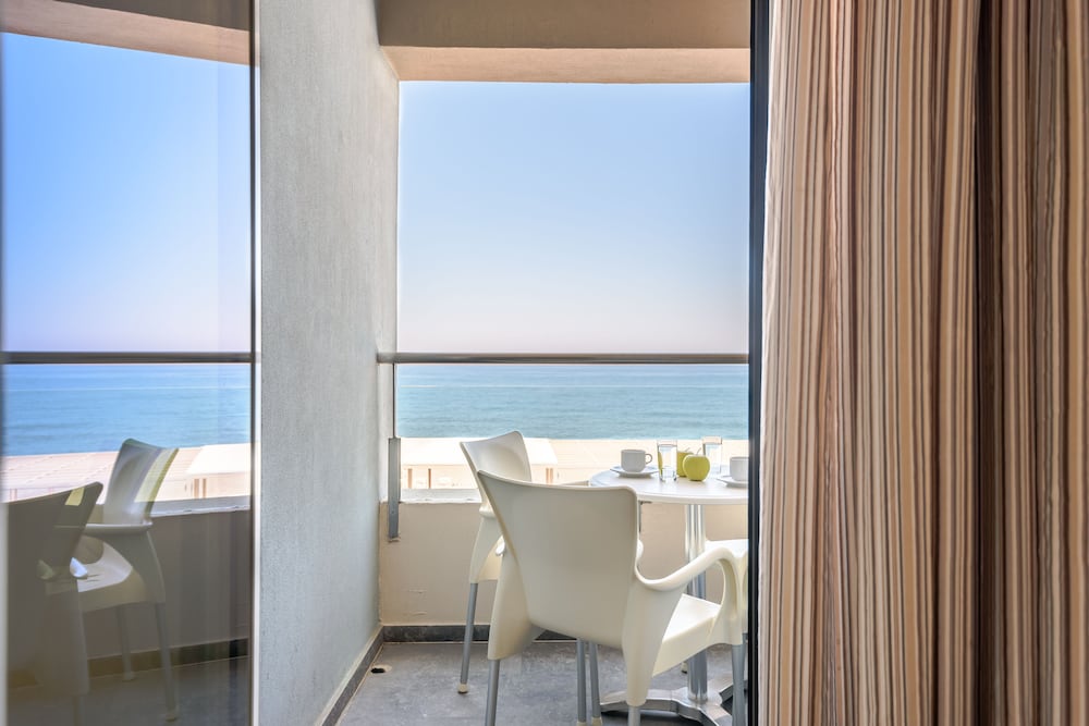 Stockholm - Platanias (Crete) - Despina Apartments