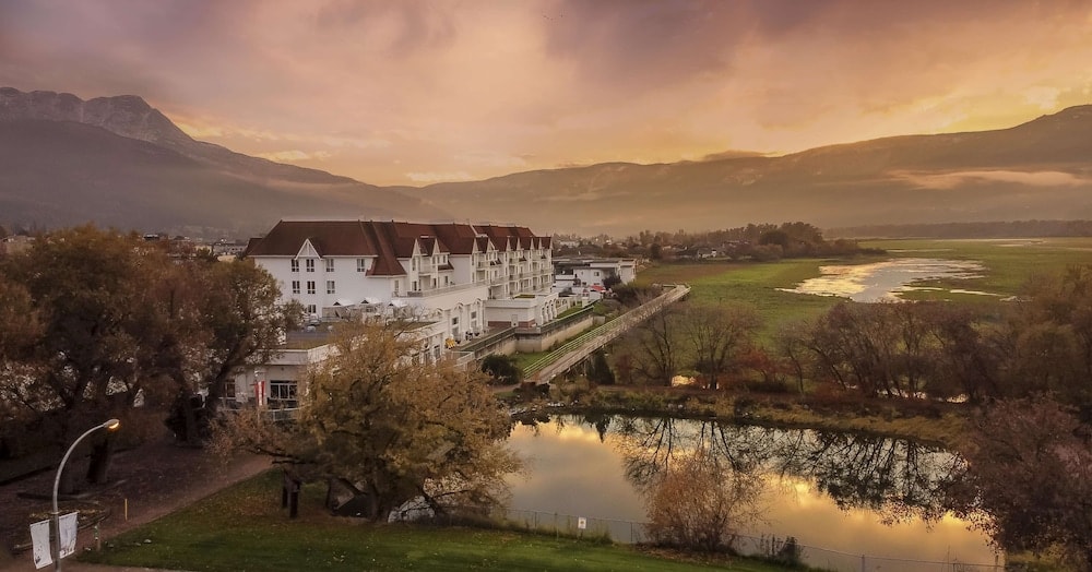 Salmon Arm - Prestige Harbourfront Resort, WorldHotels Luxury