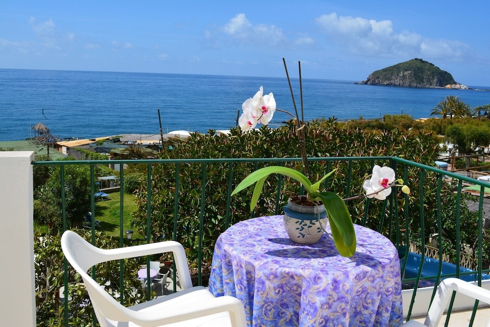 Stockholm - Ischia - Hotel Maronti