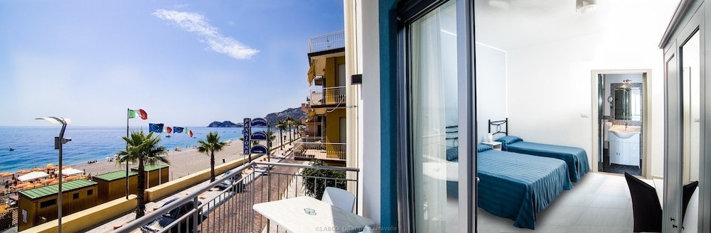 Stockholm - Taormina - Maniel Beach Hotel