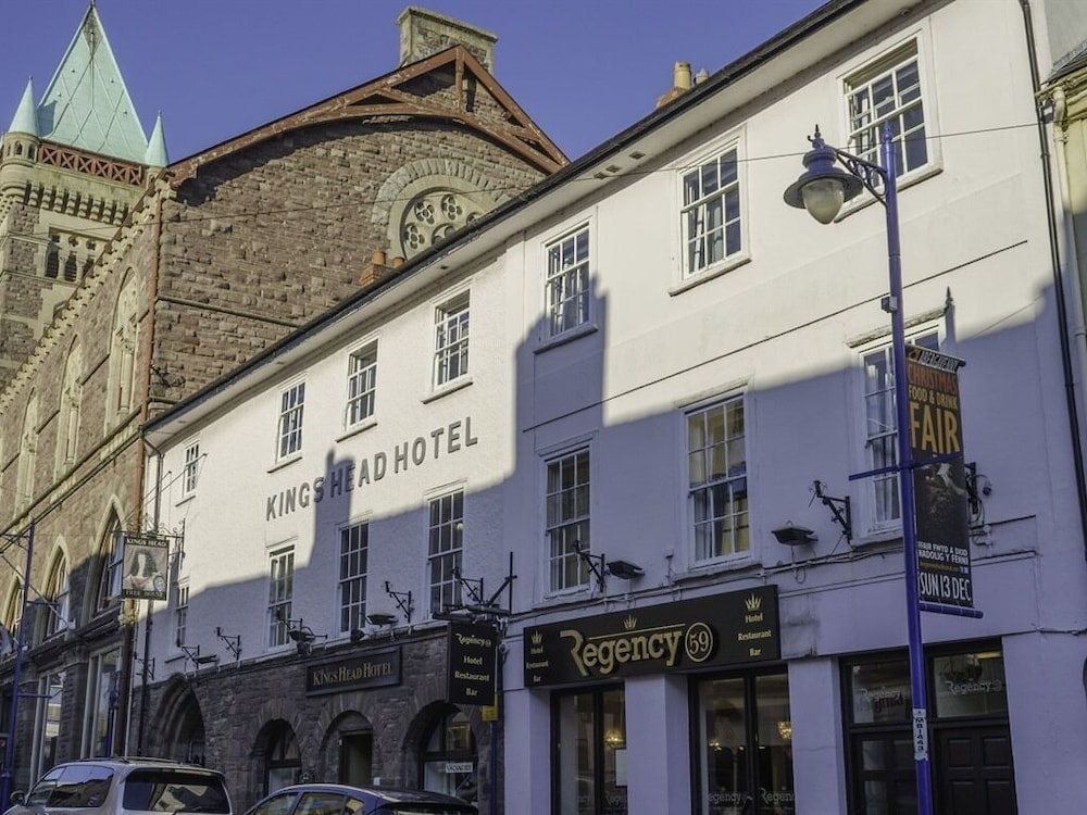 Llanvihangel Crucorney - The Kings Head Hotel