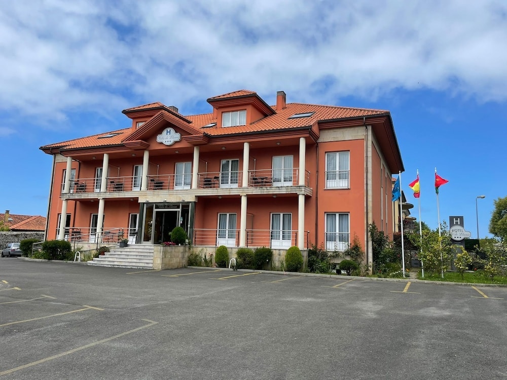 Llanes - Villa De Llanes