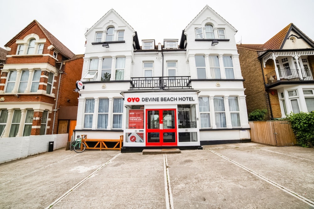 Southend-on-Sea - Devine Beach Hotel, Westcliff Southend-On-Sea