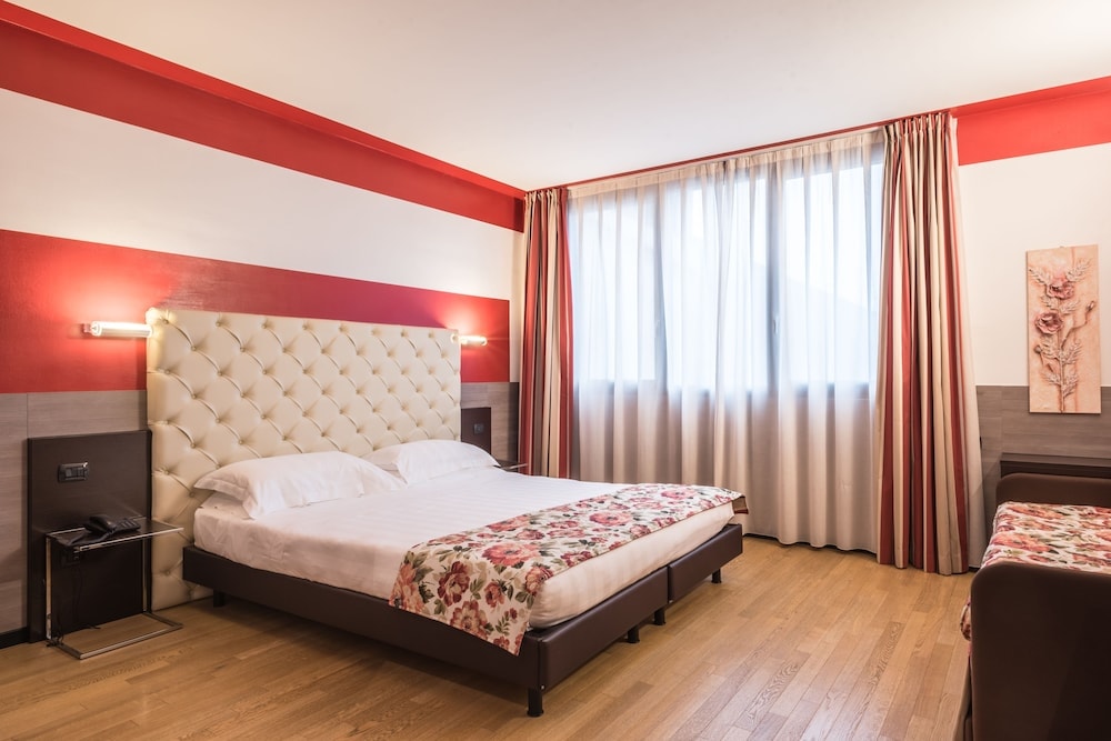 Casalecchio di Reno - Continental Urban Art Hotel