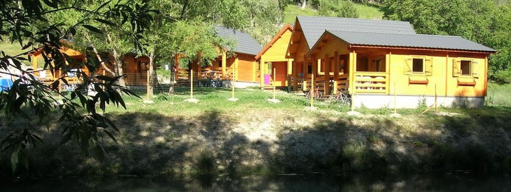 Embrun - Camping, Hôtel De Plein Air Les Cariamas