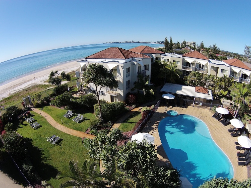 Golden Riviera Absolute Beachfront Resort