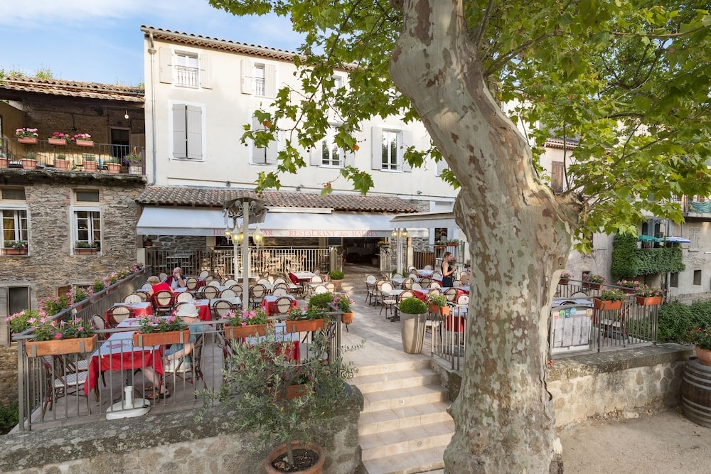 Collobrières - Hotel Restaurant des Maures