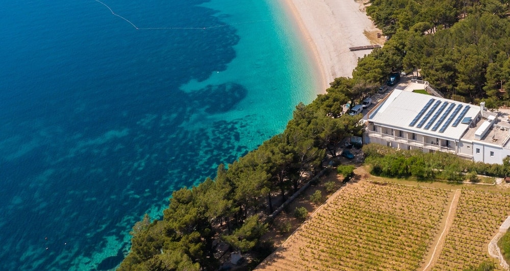 Bol - Luxury Villa Zlatni Rat with Pool, Near Zlatni Rat Beach, Bol