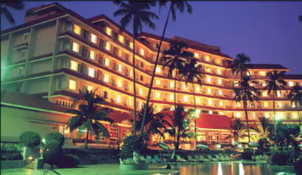 Bandra - The Retreat Hotel & Convention Centre