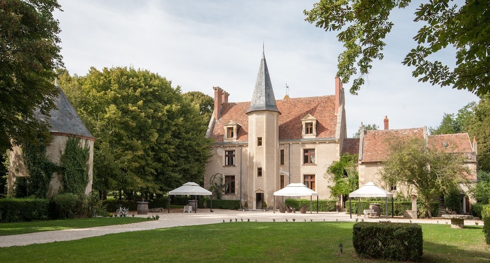 Magny-Cours - Château - Hôtel Le Sallay