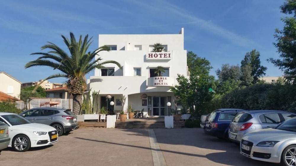 Fréjus - Hotel Sable Et Soleil - Port, Plage & Jacuzzi privé