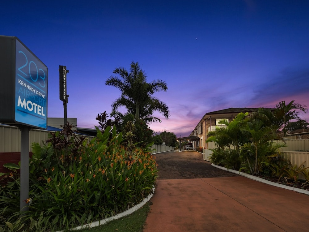 Coolangatta - Kennedy Drive Boutique Motel - Close To City Centre & Airport
