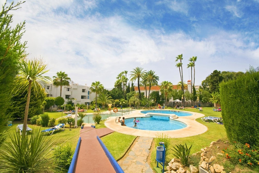 Stockholm - Marbella - LUXURY 2-bed apartment with big terrace in aparthotel with outdoor pools in CALAHONDA